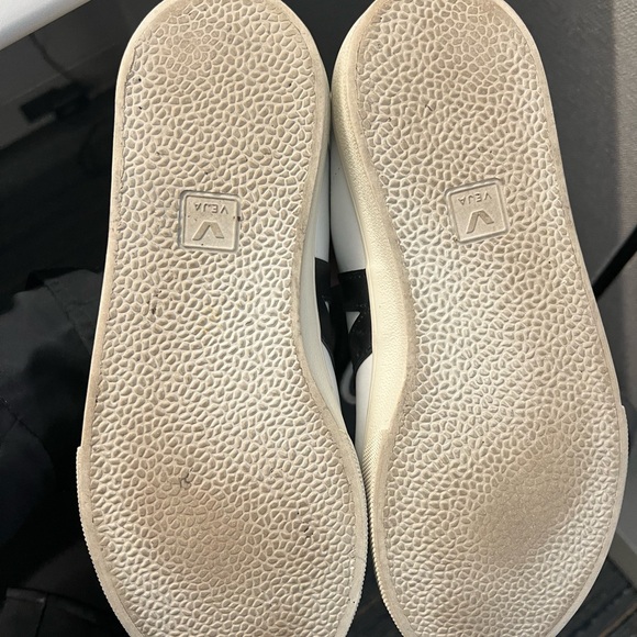Veja Esplar Sneakers (US 8, EU 39) - Picture 6 of 7